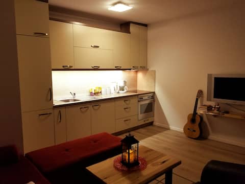 Lovely,Quality apartment near the street B