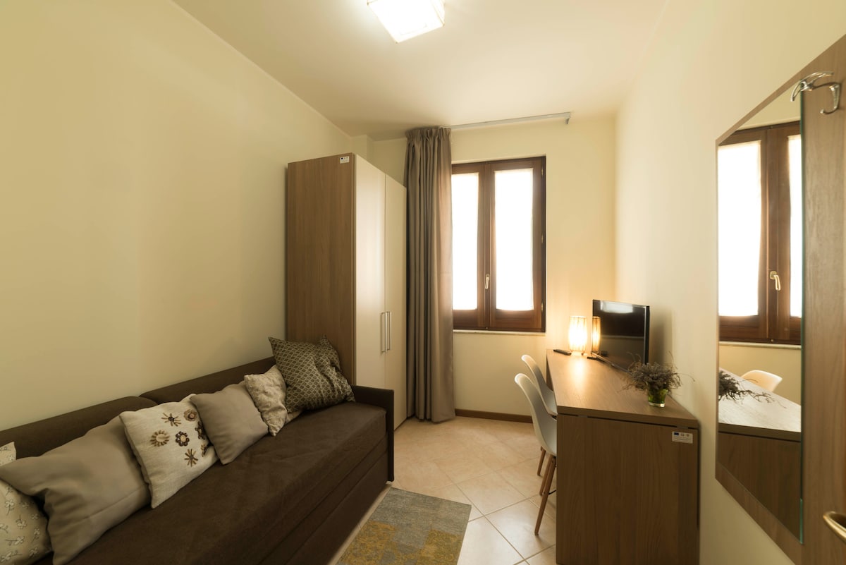 อพาร์ทเมนท์ 2 ห้อง: วิวห้องนอนพร้อมโซฟา/เตียงสองชั้น