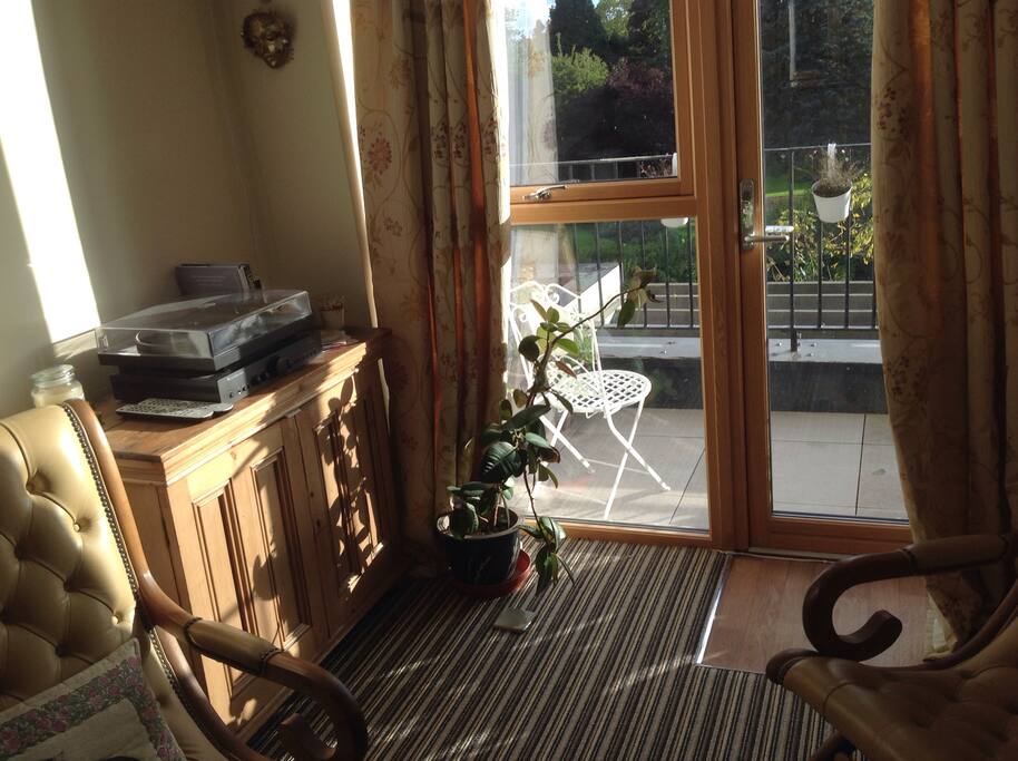 Sitting room on middle floor with balcony nice to relax in south facing