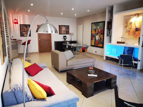 Popular Airbnb listing: Extra center Ajaccio-5 min from the beaches on foot-140 m2 in Ajaccio