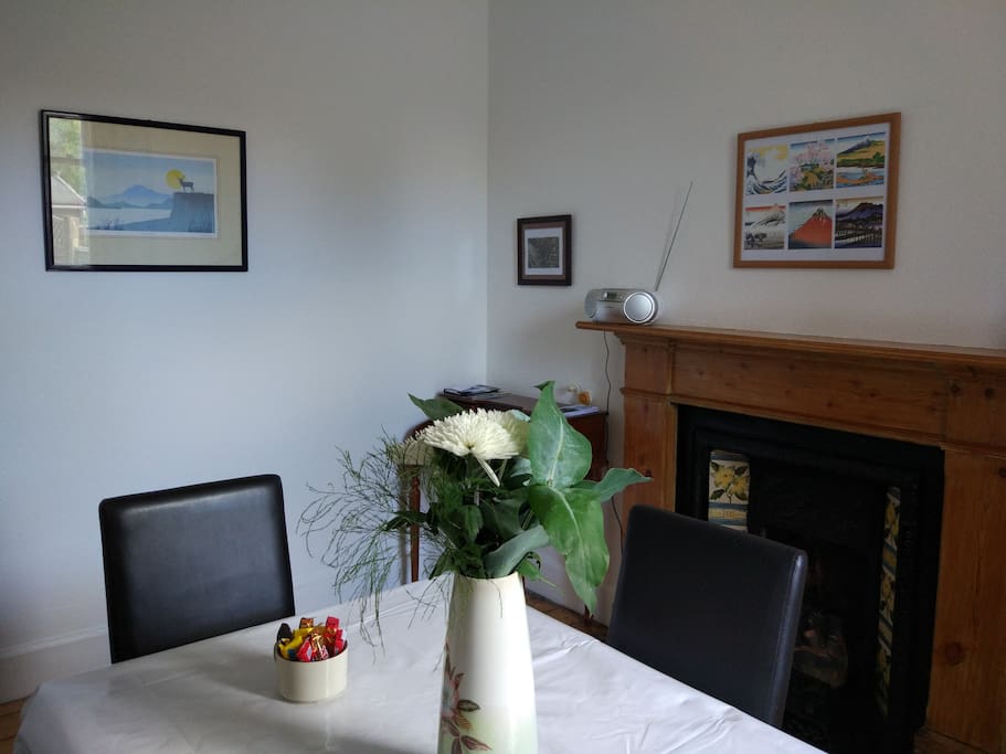 Sitting /dining area