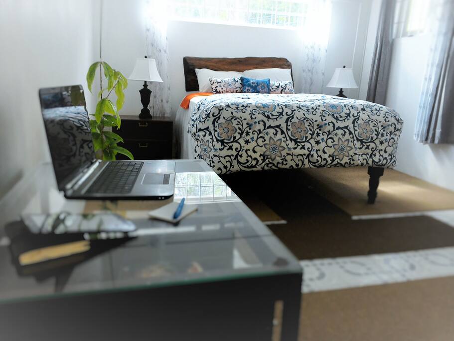 Welcome to your multifunctonal unit. Where relaxation and comfort meet business.