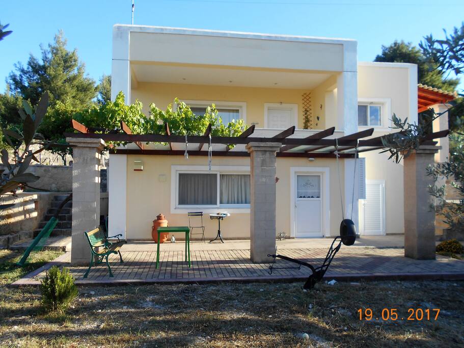GROUND FLOOR THE COTTAGE. ΑΠΟΨΗ ΤΟΥ ΚΑΤΩ ΙΣΟΓΕΙΟΥ ΔΙΑΜΕΡΙΣΜΑΤΟΣ.