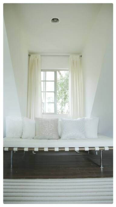 Daybed for Extra Guest