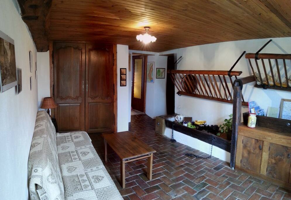 salon (clic-clac pour couchage supplémentaire 10 euros)