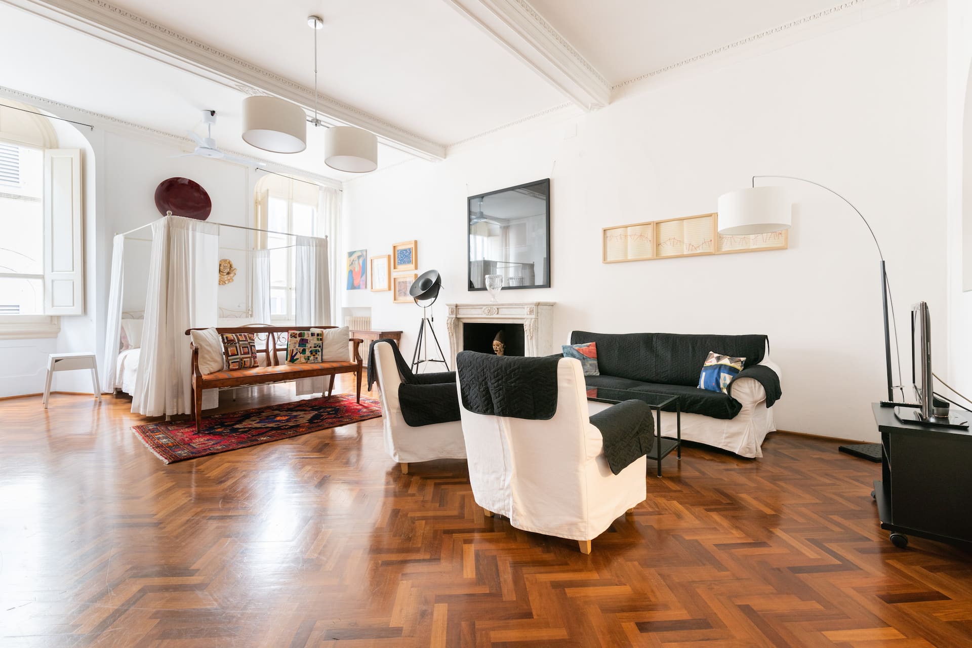 A nest in the center of Florence, private parking space
