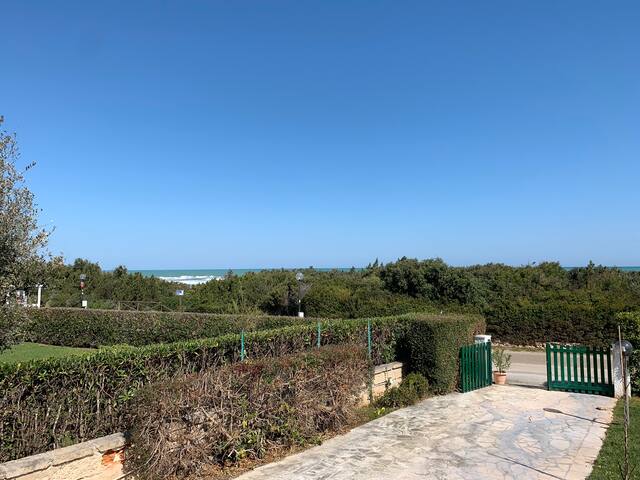 Villa Giuliana relax allo stato puro – seafront gallery image 4