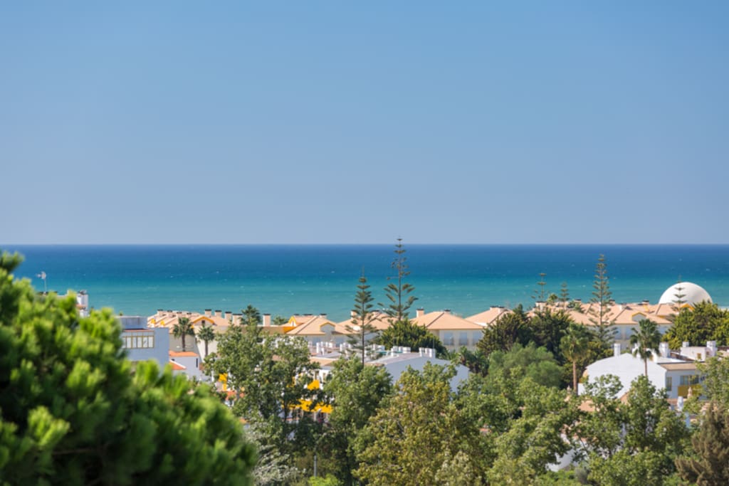 10 minute walk to the beach