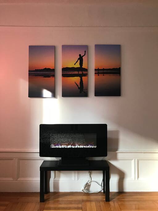 Large Bedroom (Wall)