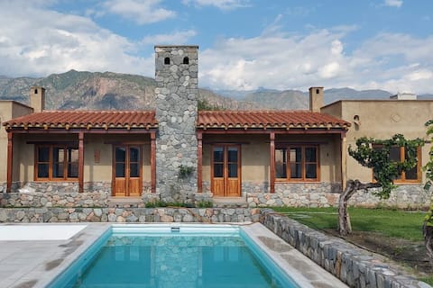 Anuncio de Airbnb popular: Departamento Adobe Romantico x 2 en Salta