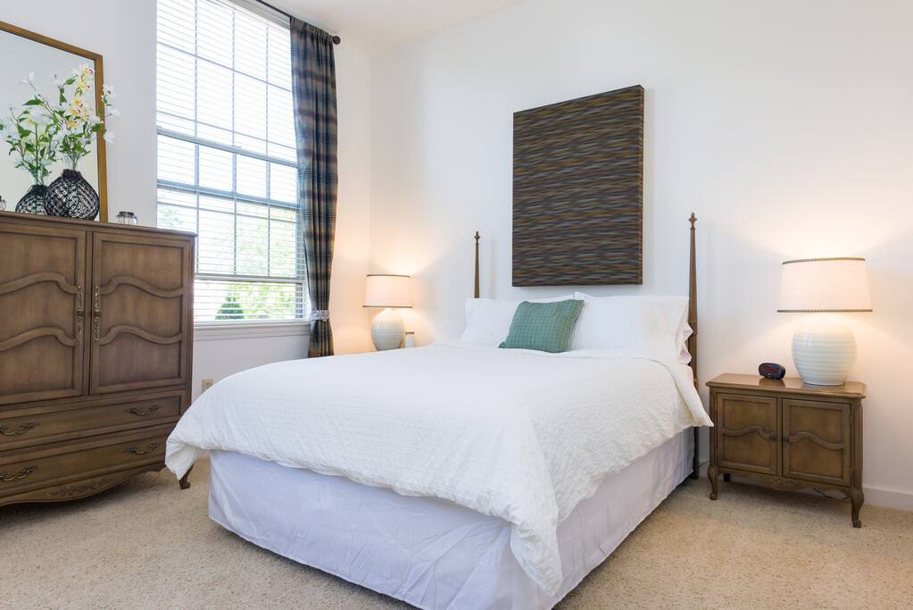 Super comfy queen bed upstairs!