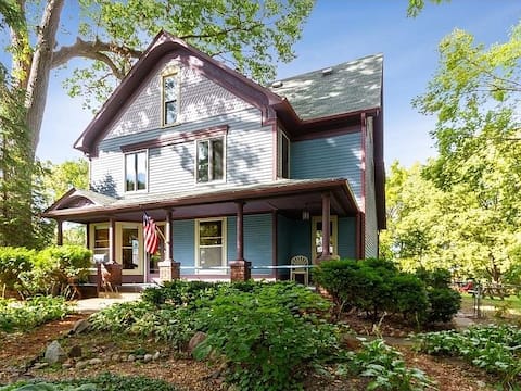 Victorian villa in the heart of Des Moines