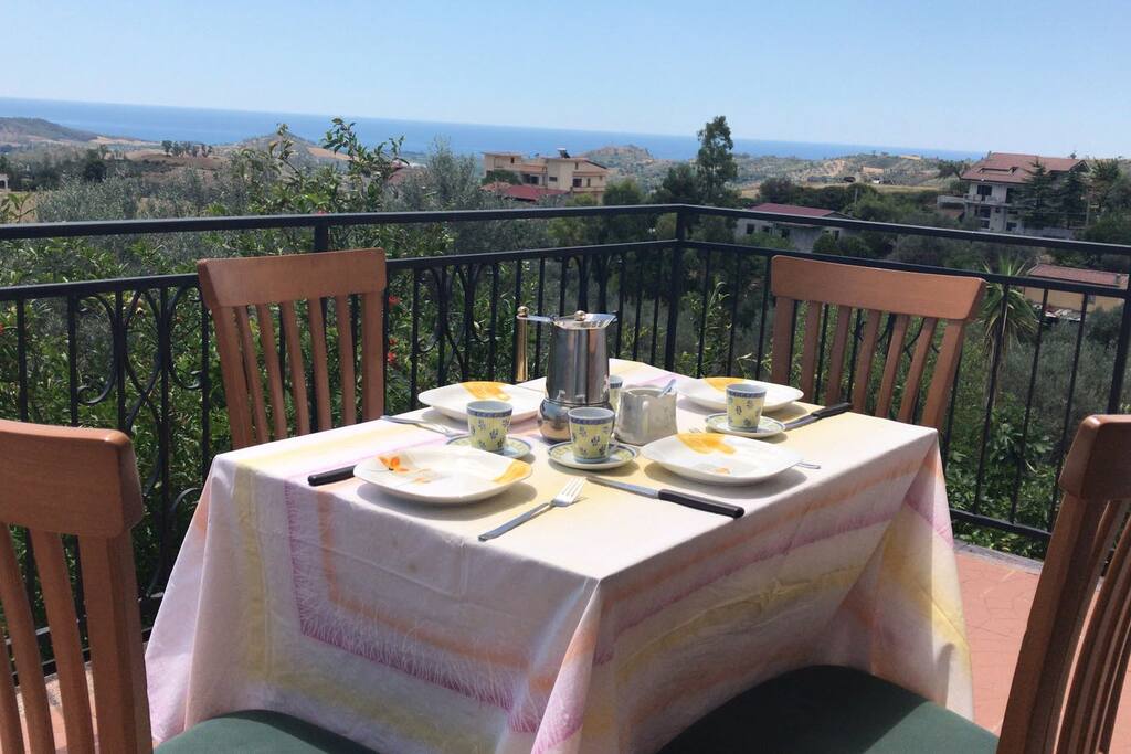 Terrazza con vista mare