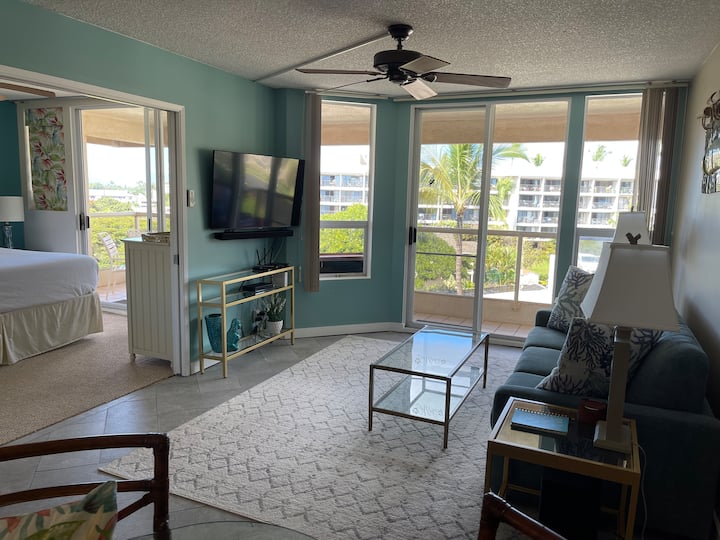 Maui Banyan 1br With View Across From Beach
