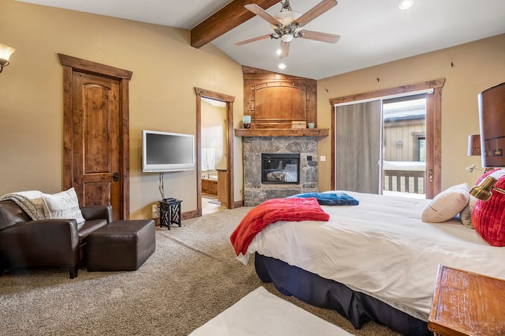 King Master Suite with fireplace. Yup - you'll need to rock/paper/scissors for this room.