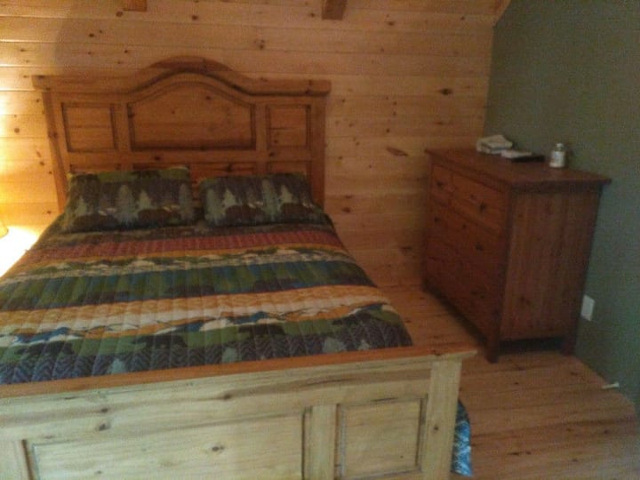 Dhomë në katin e dytë