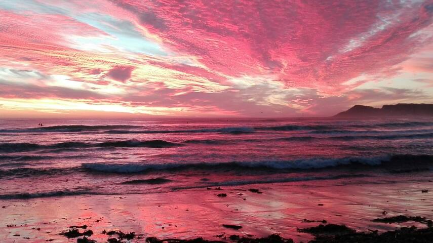 Sea Song has exquisite sea and mountain views gallery image 4