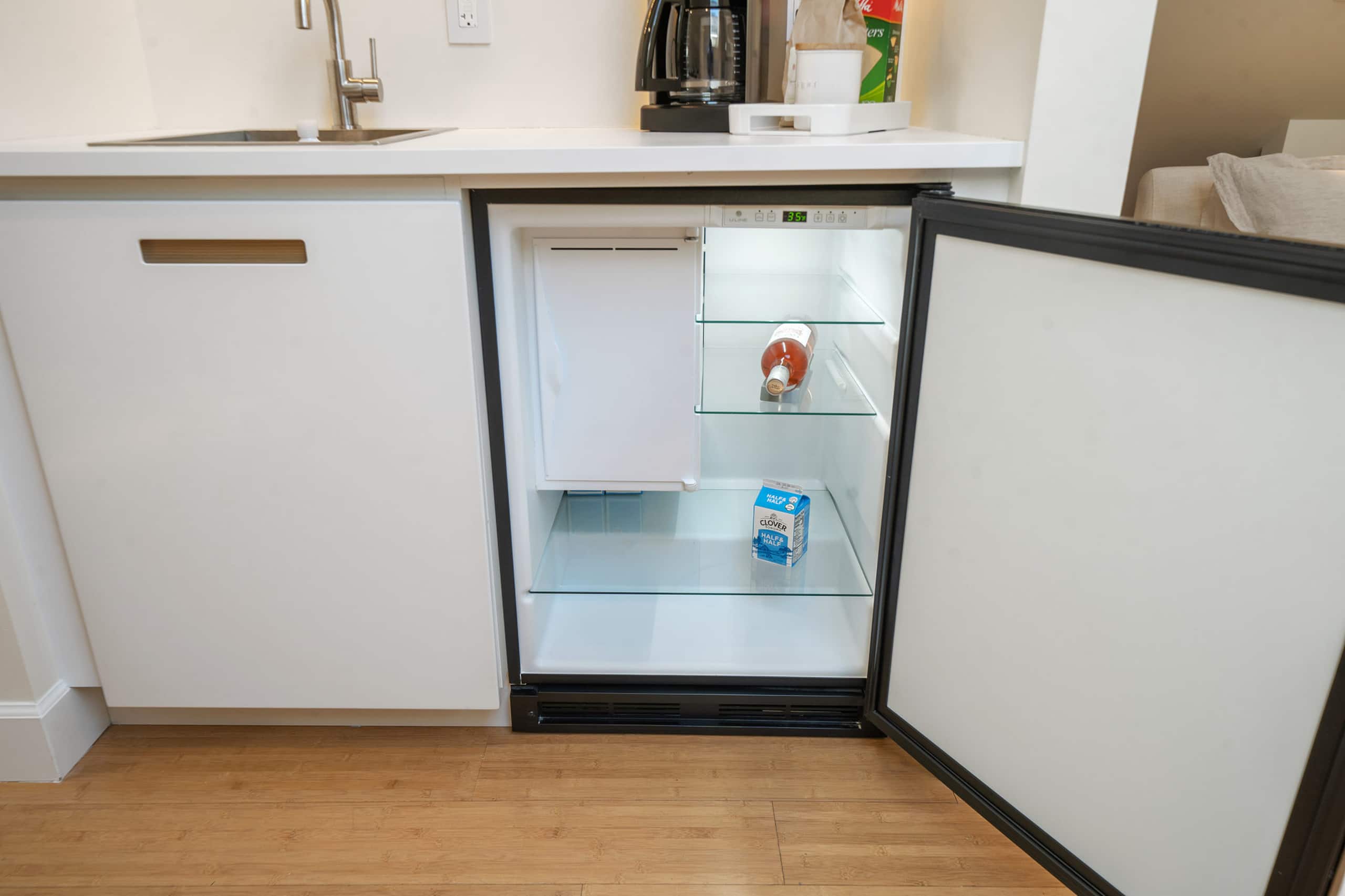 Home in San Francisco · ★4.95 · 1 bedroom · 2 beds · 1 bath - Image 7