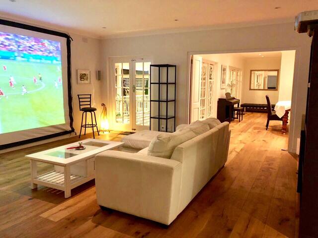 Spacious Villa with Pool, Sauna and UPS gallery image 2