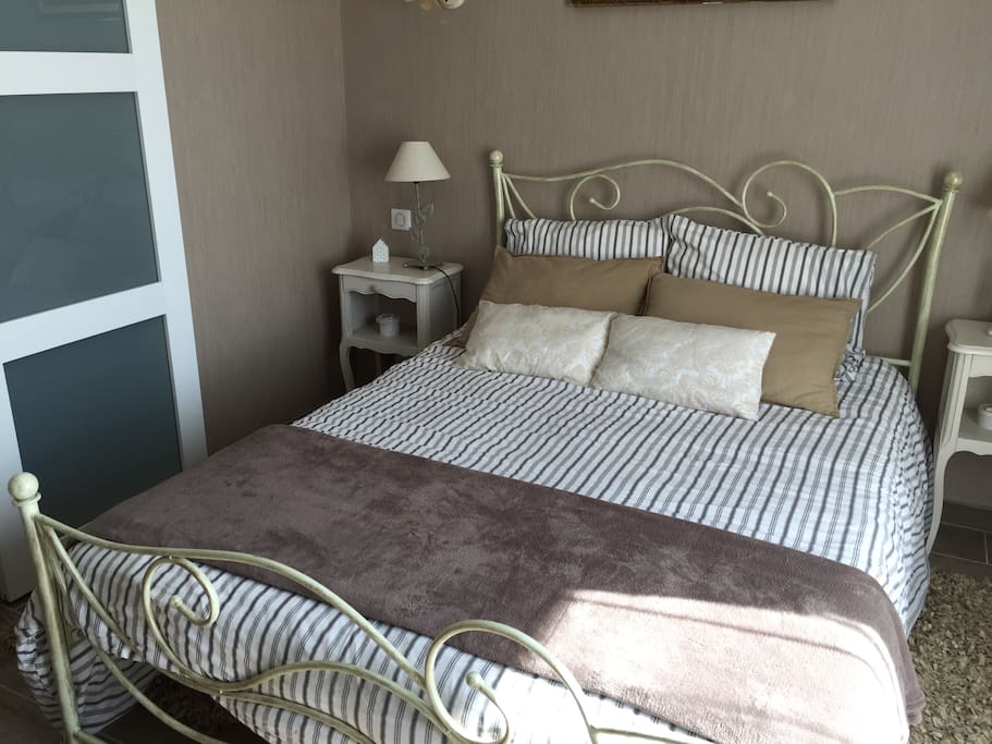 La chambre avec une literie neuve !!