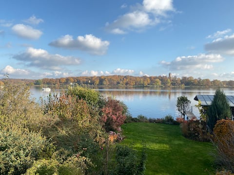 140m² with water and World Heritage view