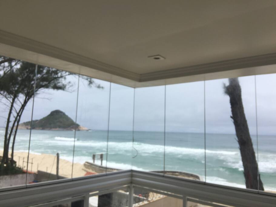 Varanda com vista para o mar