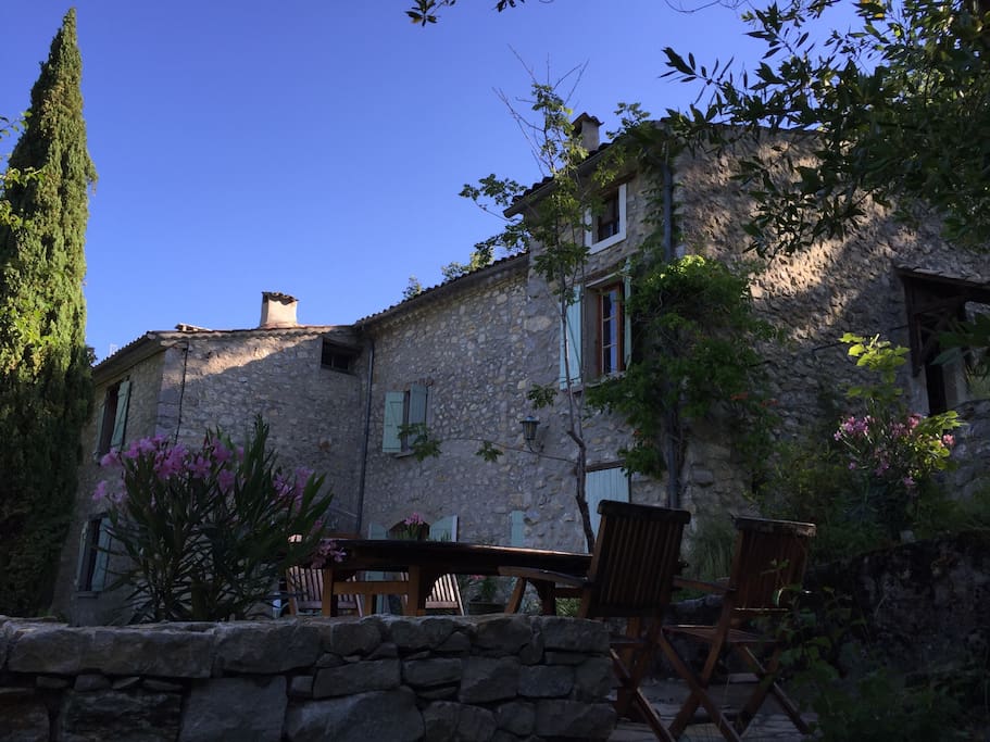 Maison - en 2 parties / privée et partie gîte - piscine