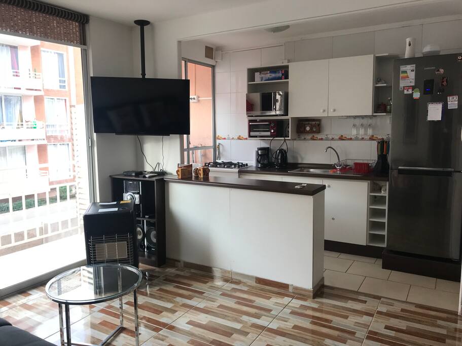 Departamento muy luminoso, con equipo de música
