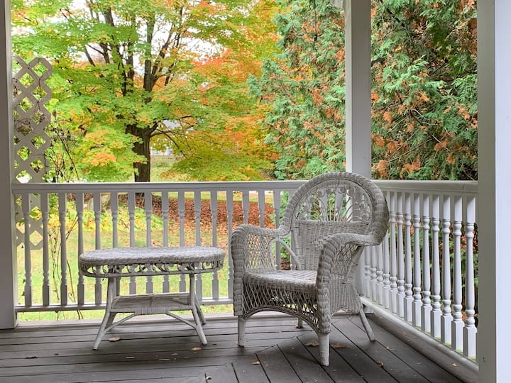 Leskard Vacation Als Homes Ontario Canada Airbnb Leskard Vacation Als Homes, Wooden Adirondack Chairs Canadian Tire Motorsport Park