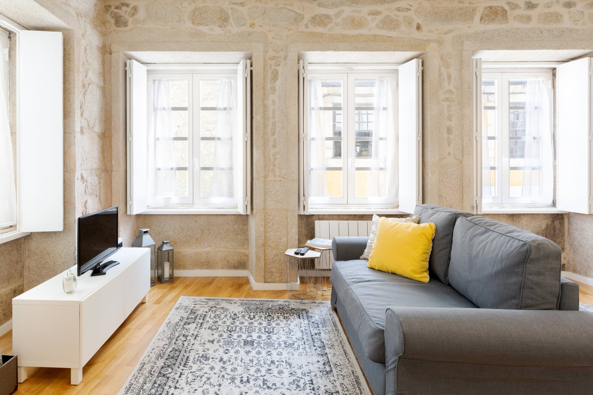Rustic, Romantic Flat in the Historic Center