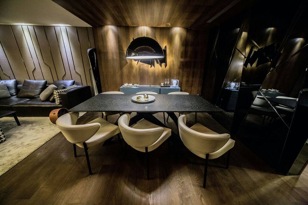 六人座的餐廳