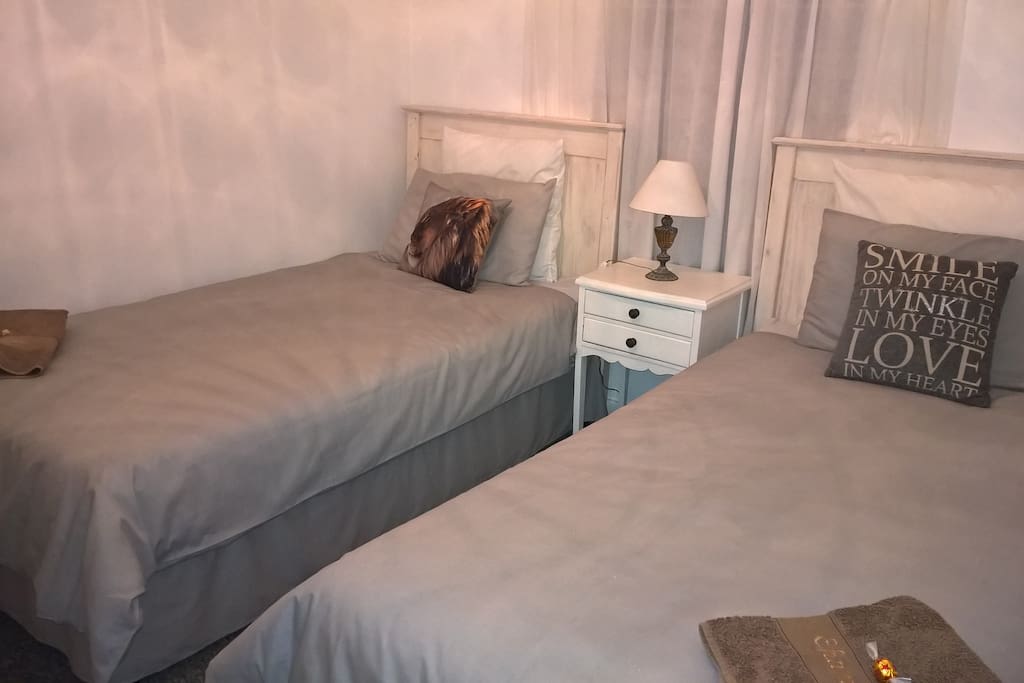 Twin bedroom