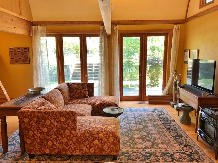 Extra Large Rhinebeck Village Guest House - Red Hook, NY