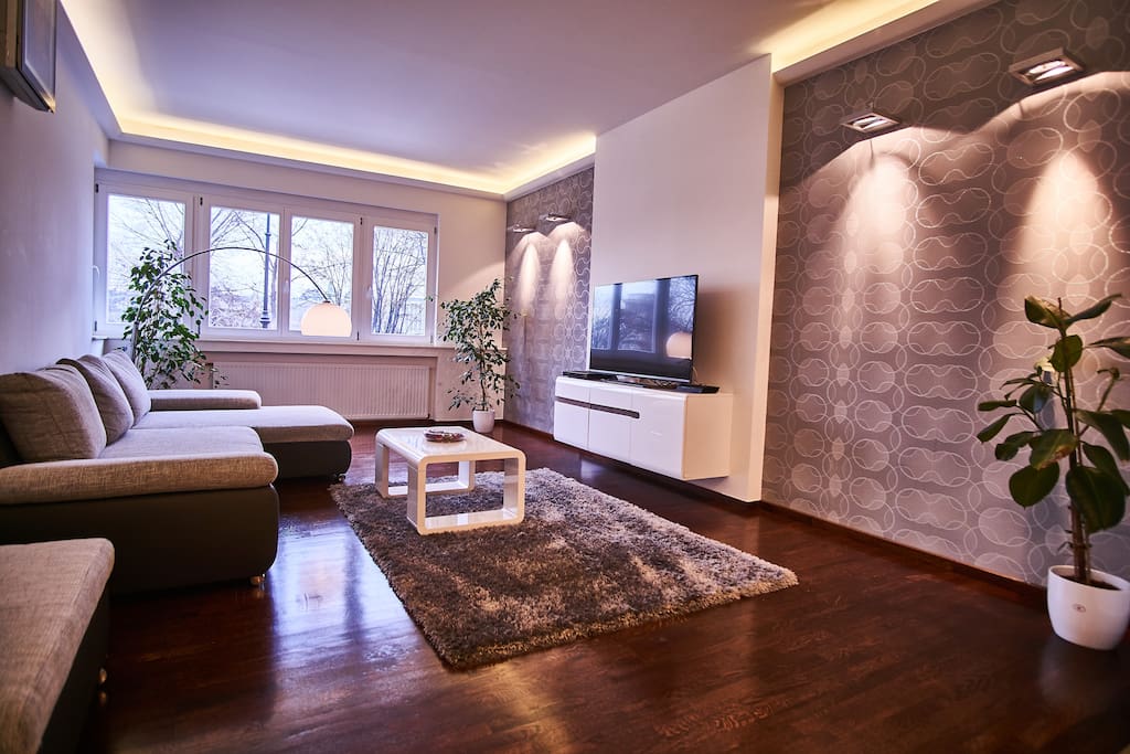 :: living room | daytime