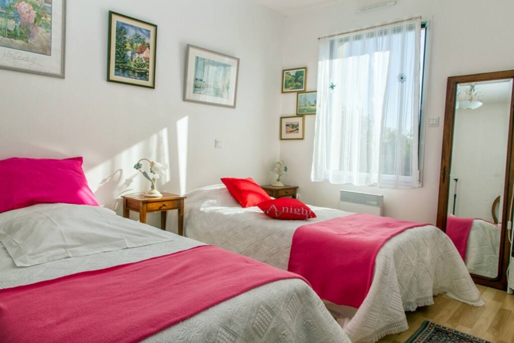 chambre 2 lits 1pers + 3ème couchage