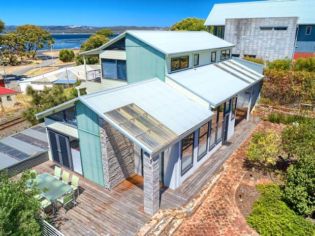 The Best Location in Albany – 3 Parade Street