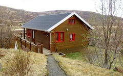 Cabin+home+with+a+view%2C+Northern+light%2C+hot+tub.