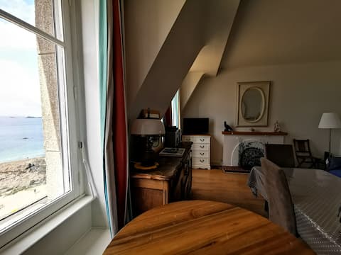 Airbnb performant: Sublime sea view, all on foot, 2 rooms, lift, 4 p à Saint Malo