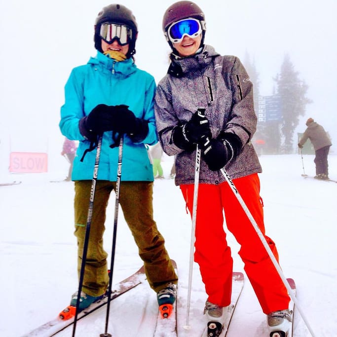Sisters, business partners and ski-buddies: Lynon & Kirtlye.
