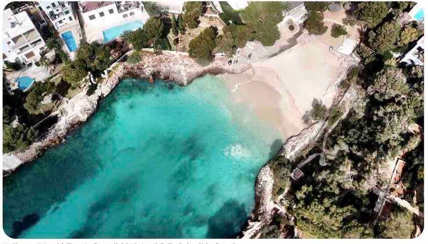 House 50 mts to the beach