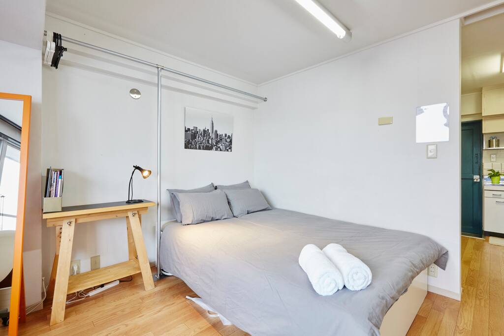 SHIBUYA/NAKAMEGURO: loft-style studio