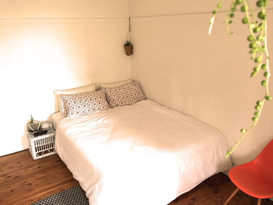 Queen size bed