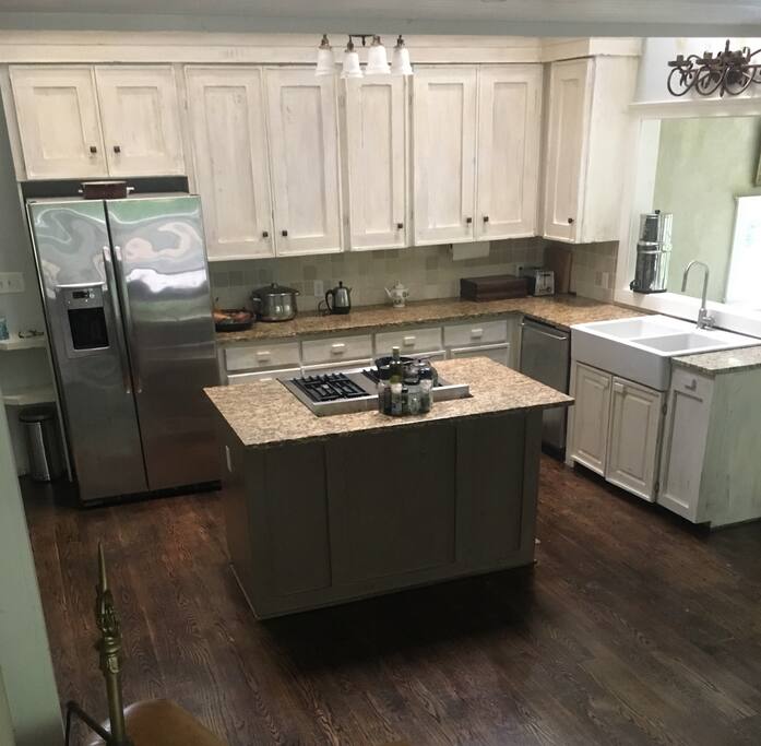 Kitchen 1/2