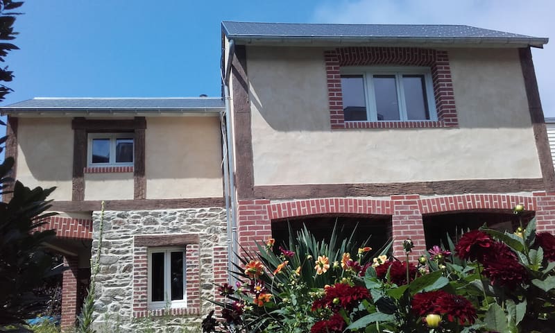 Catimini, quiet house, cozy, heart of town