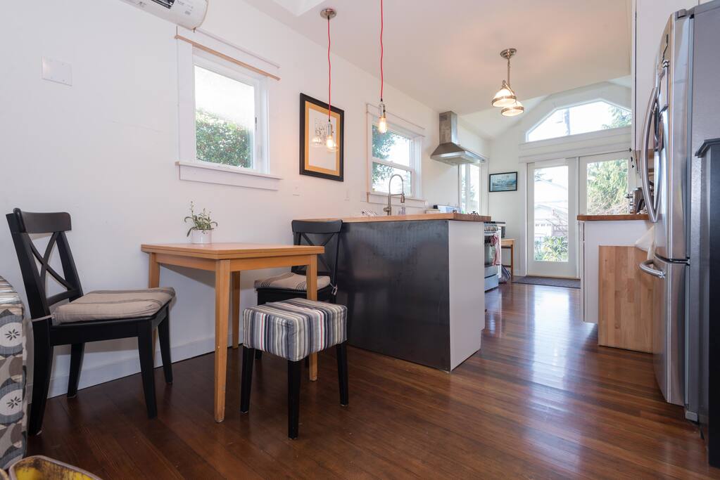 Dinning table opens up to 4 top.