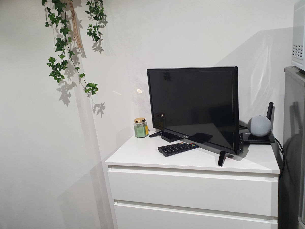 Top Airbnb: Air-conditioned maisonette with pool & massage SPA in Marseille