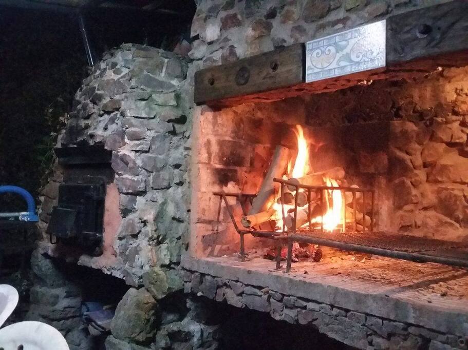 Para compartir algo rico a la parrilla con nuestros huéspedes.