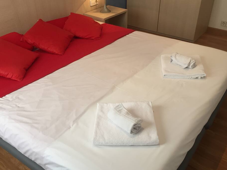CAMA SUPER GRANDE 180cm