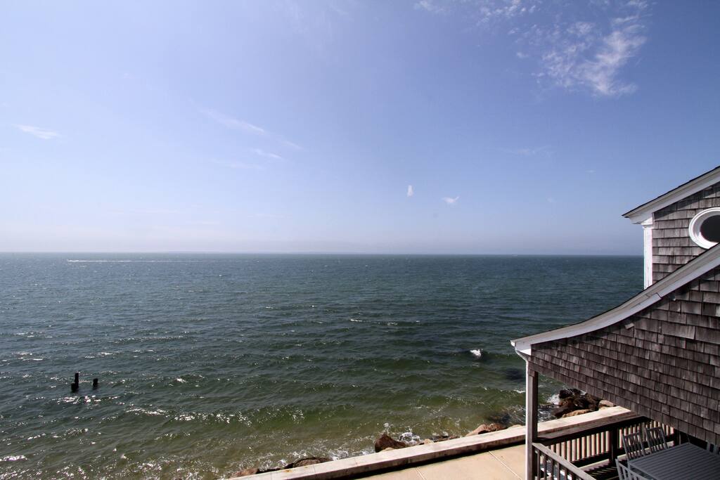 Spectacular ocean view from many common rooms and bedrooms.