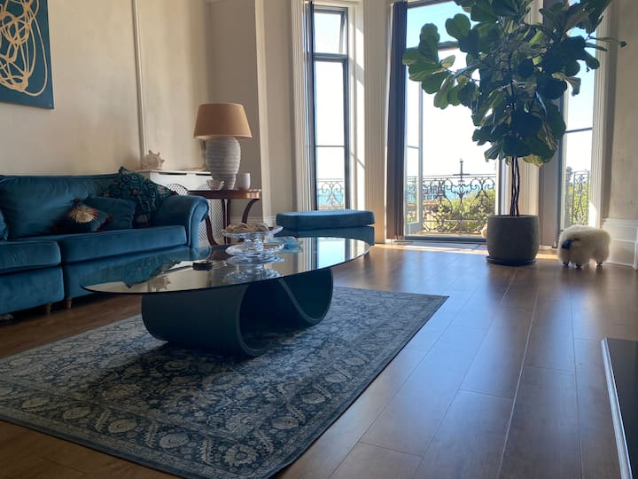 Stunning 3 Bed Apartment With Panoramic Sea Views - Folkestone